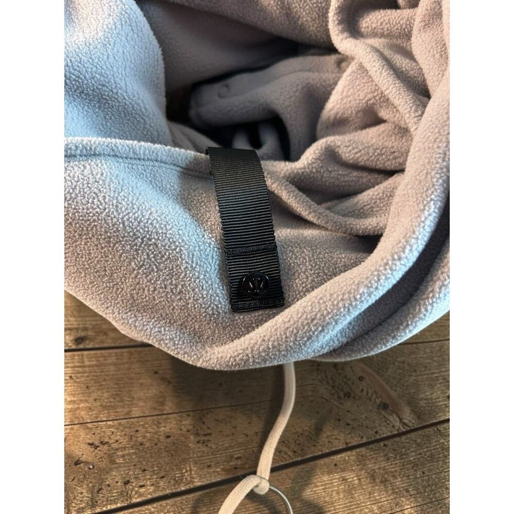 Lululemon Athletica Vinyasa Scarf One Size Gray Fleece Snap Buttons Versatile - Picture 7 of 10